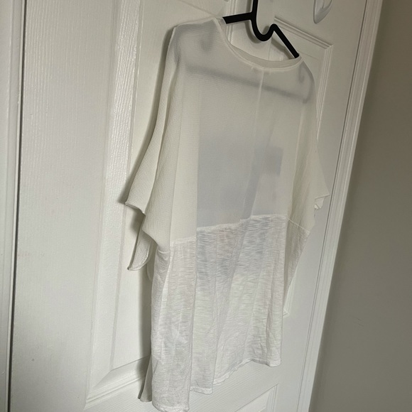 Beautiful Graphic tee - Picture 6 of 7